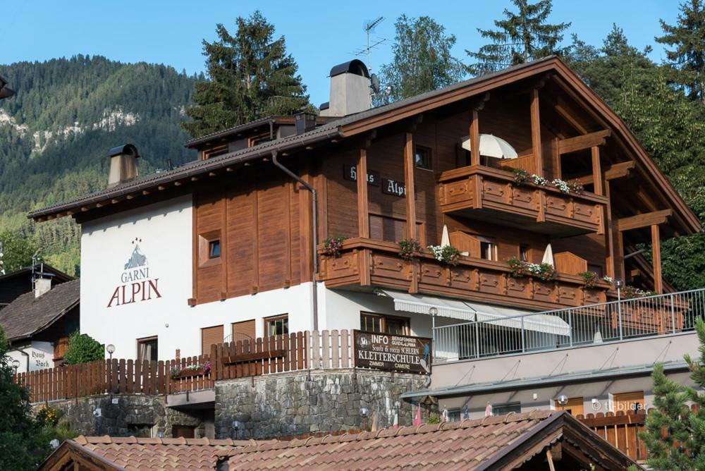 ホテル Garni Alpin シウジ エクステリア 写真